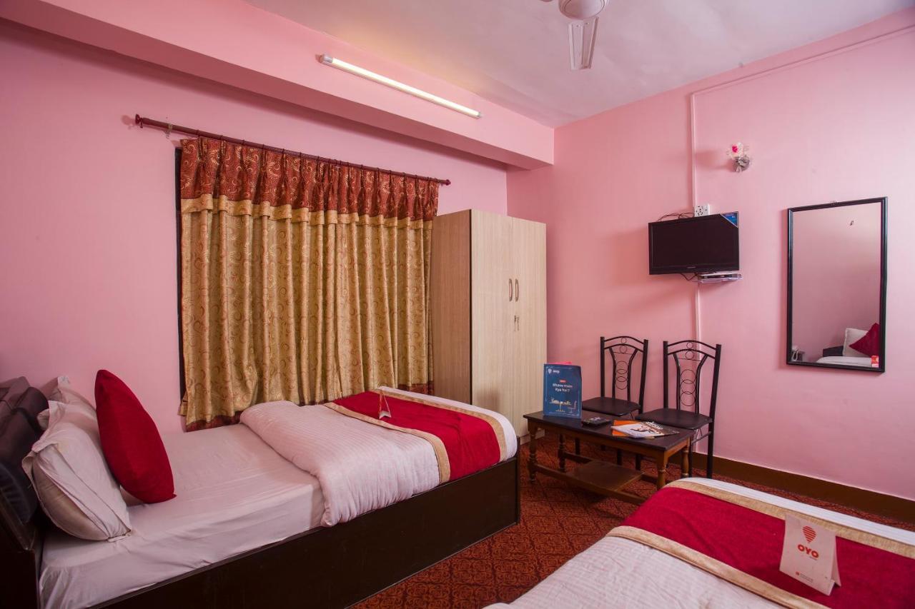 Oyo 161 Ram Janaki Hotel Kathmandu Exterior photo
